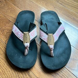 LL Bean pink lobster flip flops